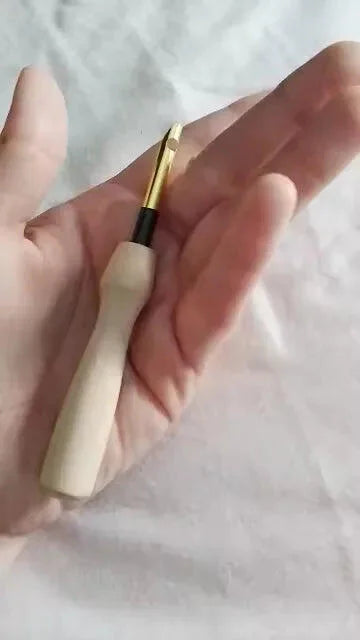 Poignée Ergonomique Pour Une Broderie Sans Douleur — photo d'un client 6